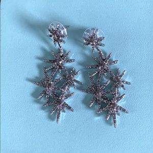 Loft star snowflake festive earrings !!